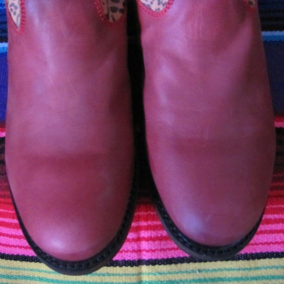 INDEPENDENT BOOT COMPANY  LADIES RED/LEOPARD SLIP - Picture 2 of 6